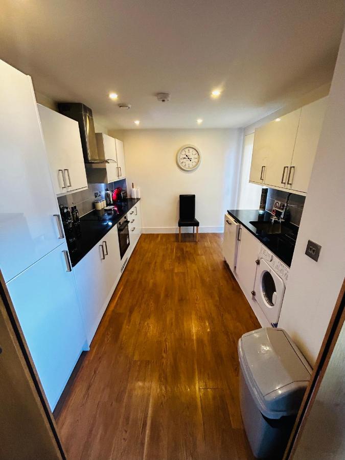 Spacious 3-Bed 3-Bath Luxury Apartment With Balcony Hyde Park London Kültér fotó