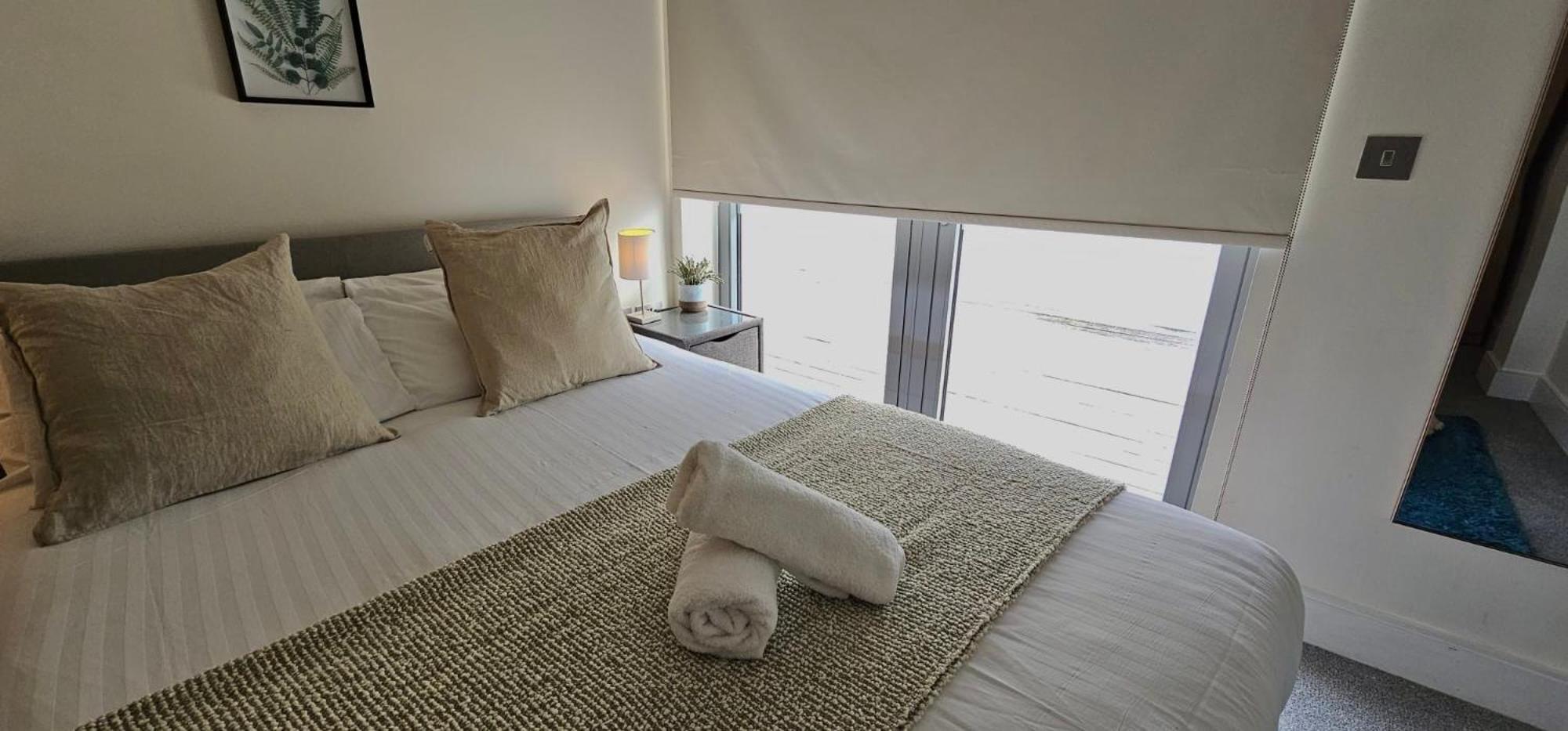 Spacious 3-Bed 3-Bath Luxury Apartment With Balcony Hyde Park London Kültér fotó