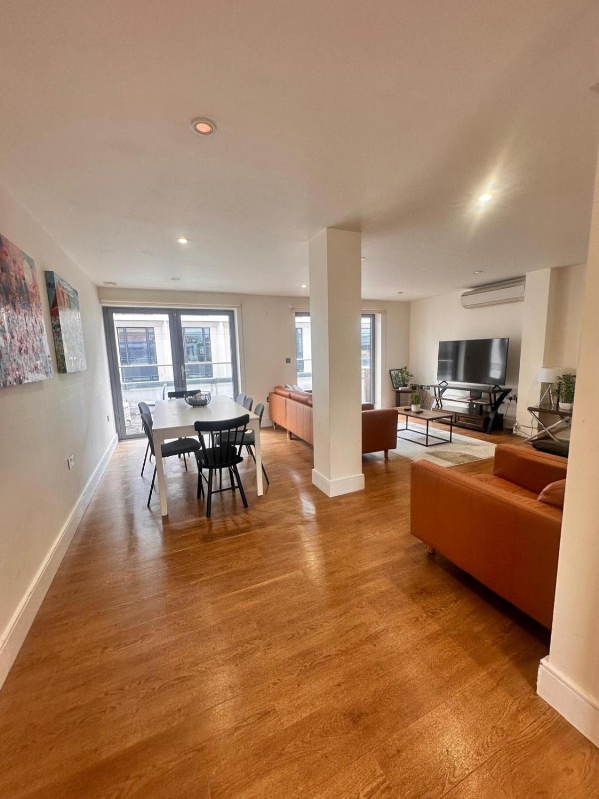 Spacious 3-Bed 3-Bath Luxury Apartment With Balcony Hyde Park London Kültér fotó