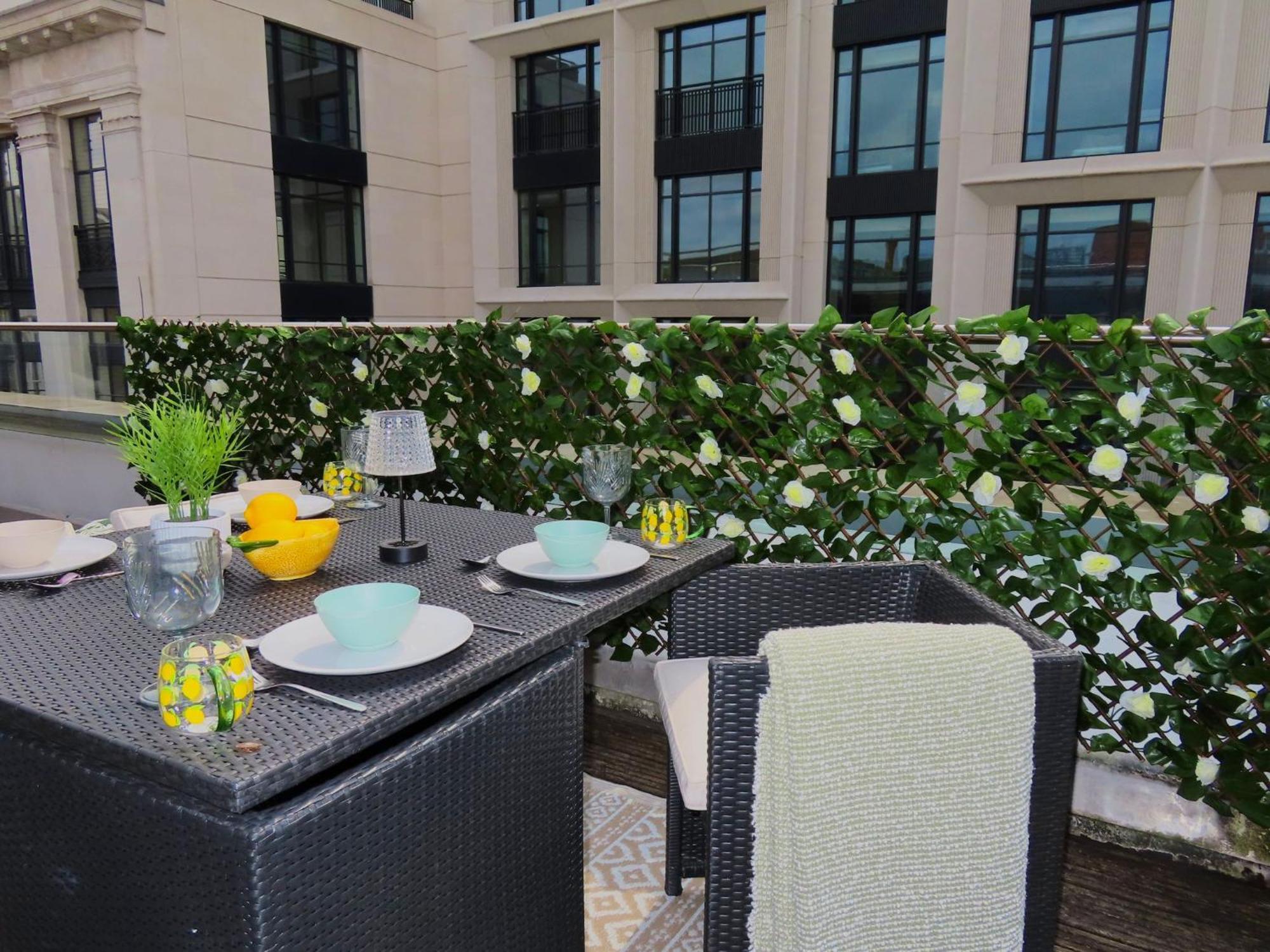 Spacious 3-Bed 3-Bath Luxury Apartment With Balcony Hyde Park London Kültér fotó